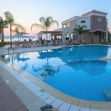 Golden Bay Aparthotel Като Дарацо Екстериор снимка