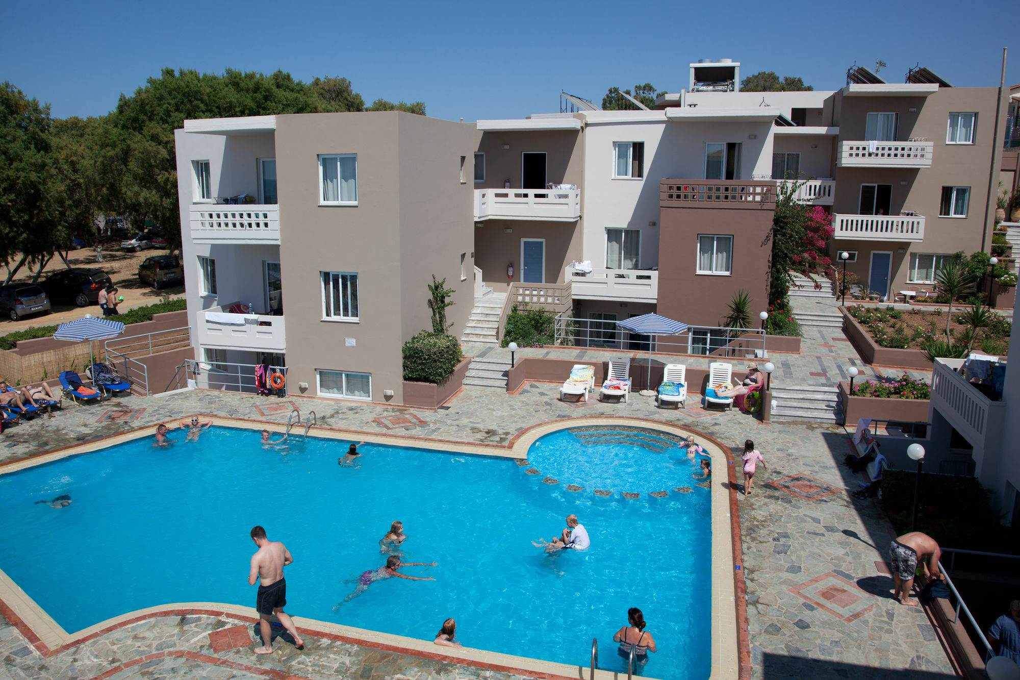 Golden Bay Aparthotel Като Дарацо Екстериор снимка